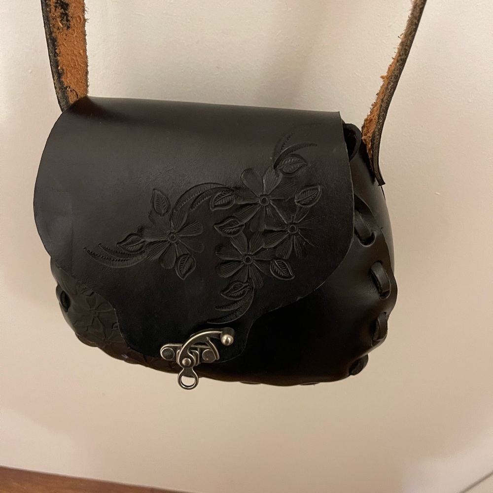Black Mexican leather purse, smells like pure leather